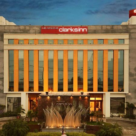 M B Greens Clarks Inn Moradabad Bagian luar foto