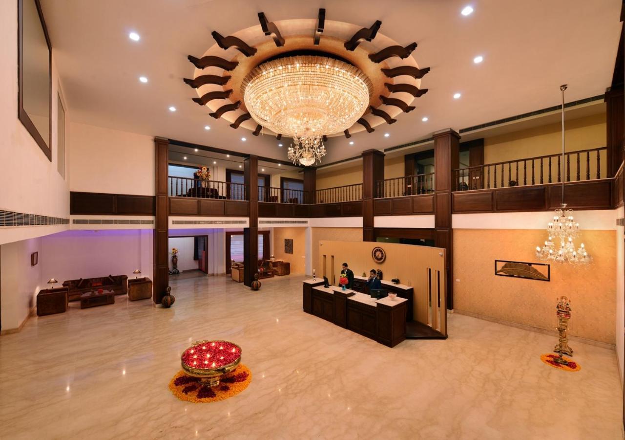M B Greens Clarks Inn Moradabad Bagian luar foto