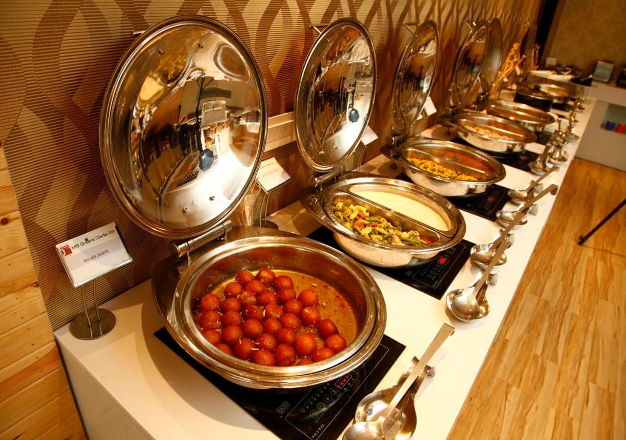 M B Greens Clarks Inn Moradabad Bagian luar foto